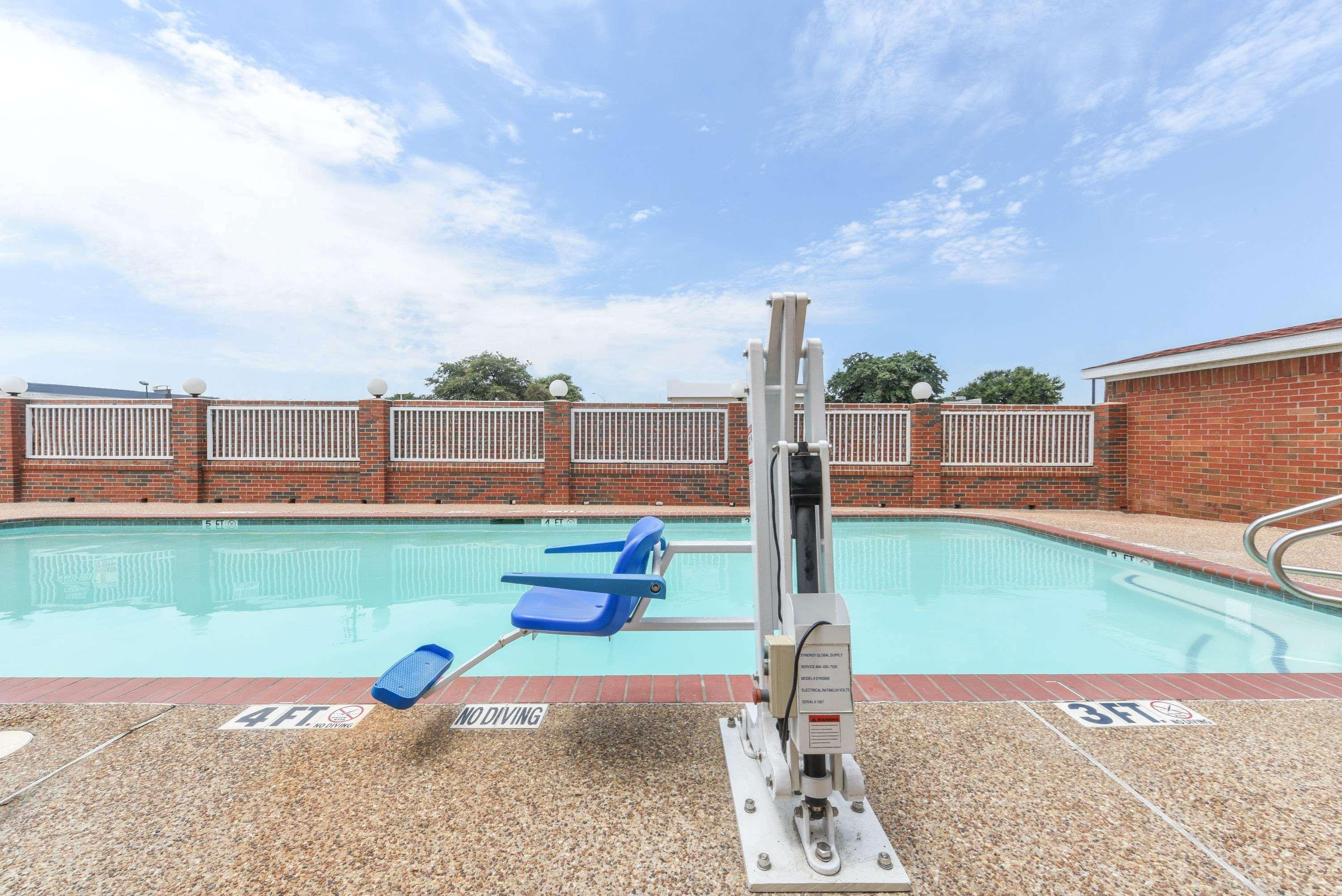 Super 8 By Wyndham Burleson Fort Worth Area מראה חיצוני תמונה